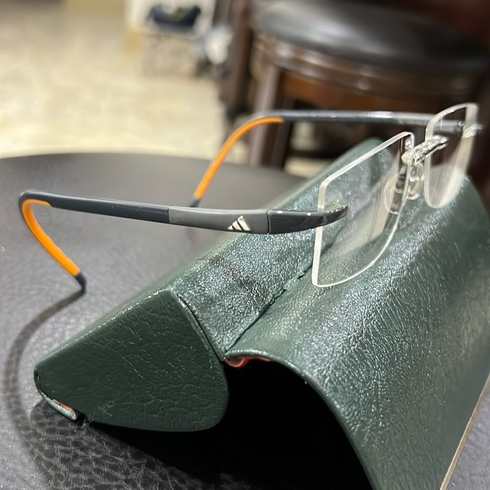 Adidas “frames”